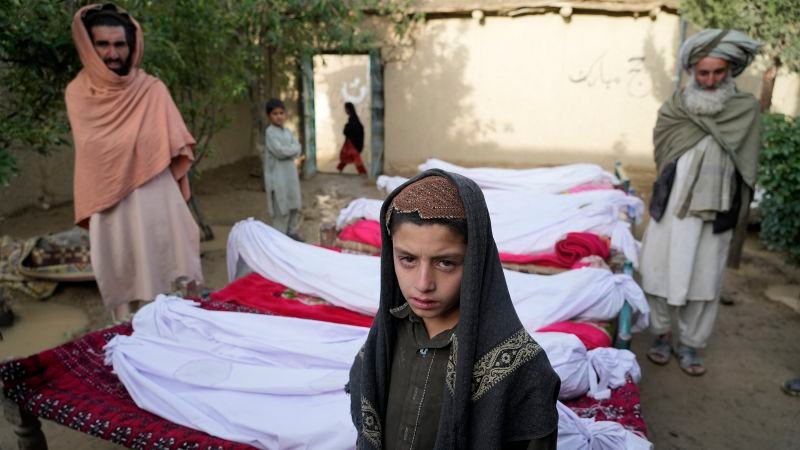 زلزال أفغانستان: "ماذا سنفعل عند وقوع كارثة أخرى؟  يواجه الأفغان أزمات على كل الجبهات
