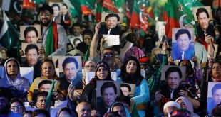 Supporters of the Pakistan Tehreek-e-Insaf (PTI) political party carry posters, as they gather to listen the virtual address of the ousted Prime Minister Imran Khan, during a countrywide protest on inflation in Karachi, Pakistan June 19, 2022. REUTERS/Akhtar Soomro