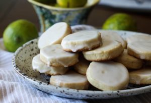 Easy Lime Shortbread Cookies - ملفات تعريف الارتباط والأكواب