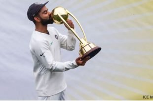 Virat-Kohli-with-the-Border-Gavaskar-Trophy-that-India-have-held-since-2017