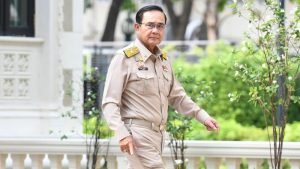 أوقفت تايلاند رئيس الوزراء برايوت تشان أو تشا.  ماذا حدث بعد ذلك؟