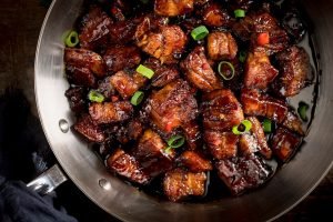 بطن لحم الخنزير الصيني اللزج - ملاذ مطبخ نيكي