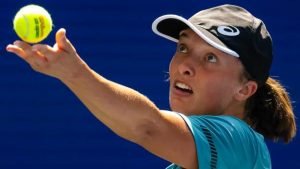 كرات التنس في بطولة الولايات المتحدة المفتوحة: إيغا سواتيك بين اللاعبين الذين ينتقدون الكرات "الفظيعة"