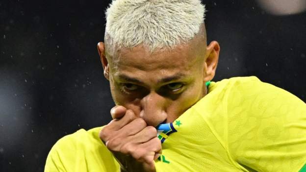الانتخابات في البرازيل: كيف تم تسييس قميص كرة القدم الأصفر الشهير