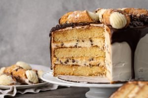 Cannoli Cake | Cookies and Cups