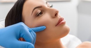 هل من الضروري تغيير روتين العناية بالبشرة بعد الجراحة التجميلية؟