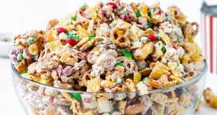عيد الميلاد الشوكولاته البيضاء Trash Chex Mix